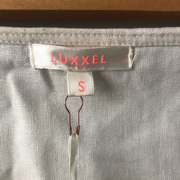 Trezzi collection offwhite wrap around top size small - Picture 3 of 10